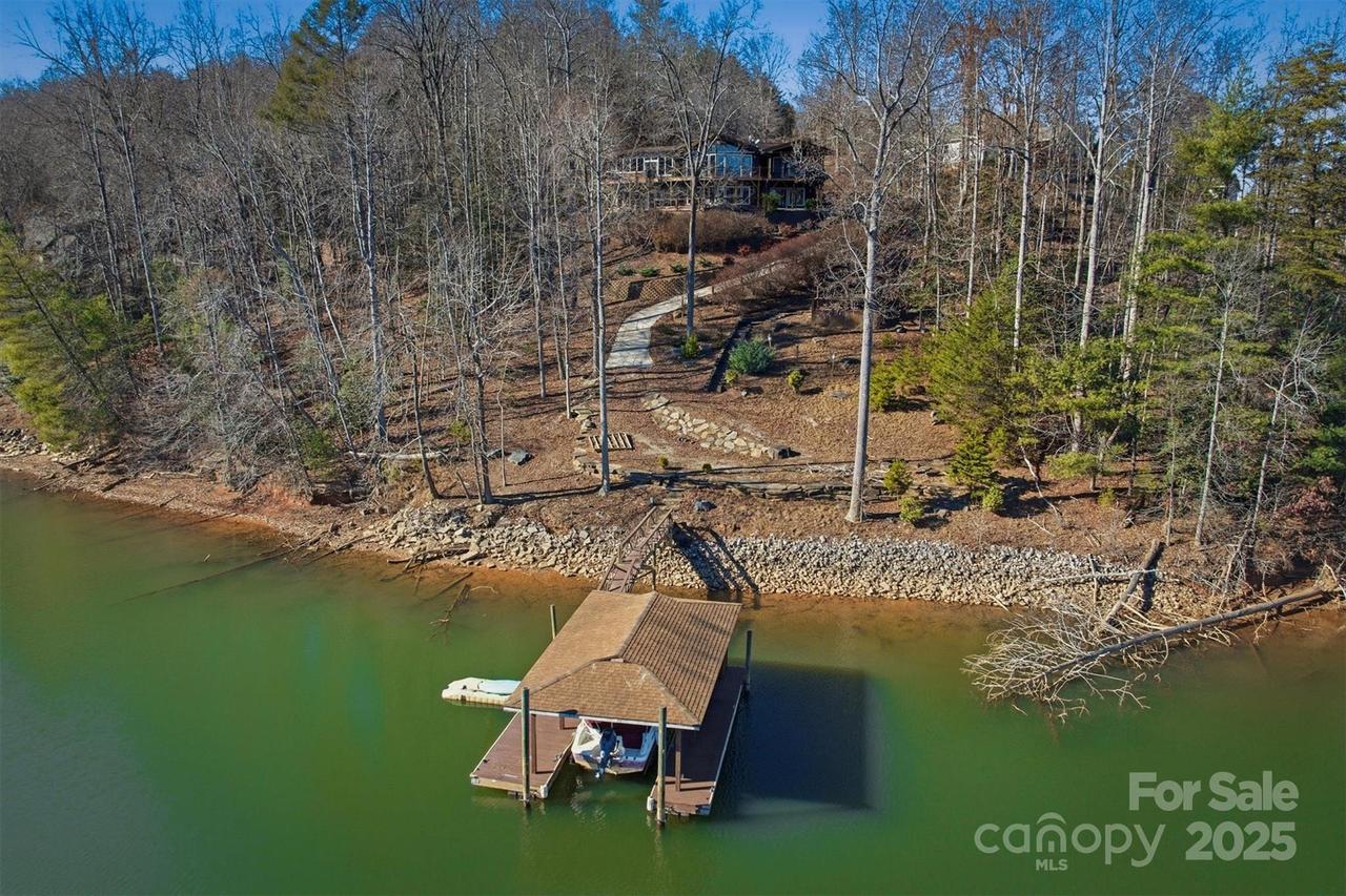 536 Harborside Dr., Nebo, NC 28761