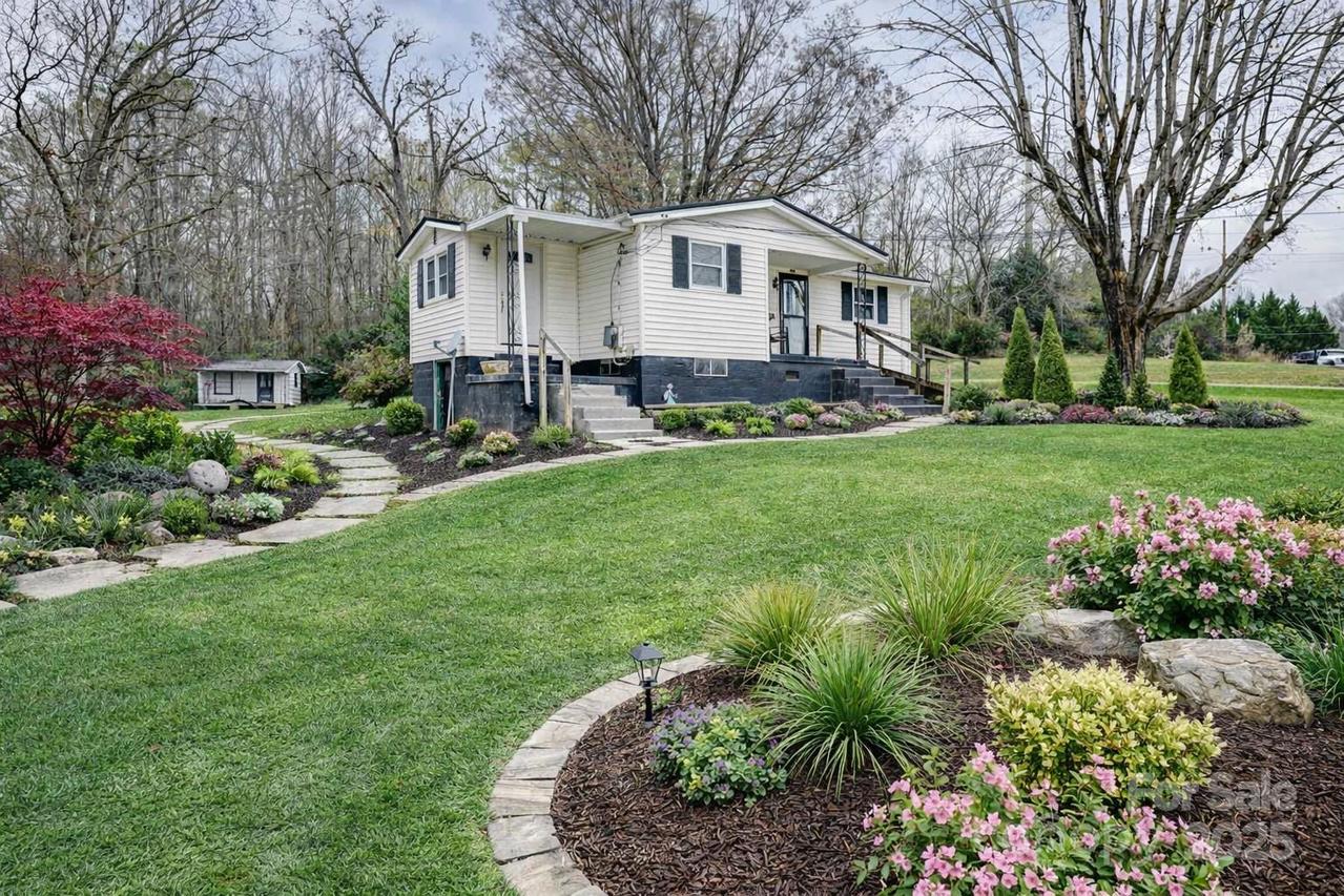 1510 1st Street Pl., Hickory, NC 28602