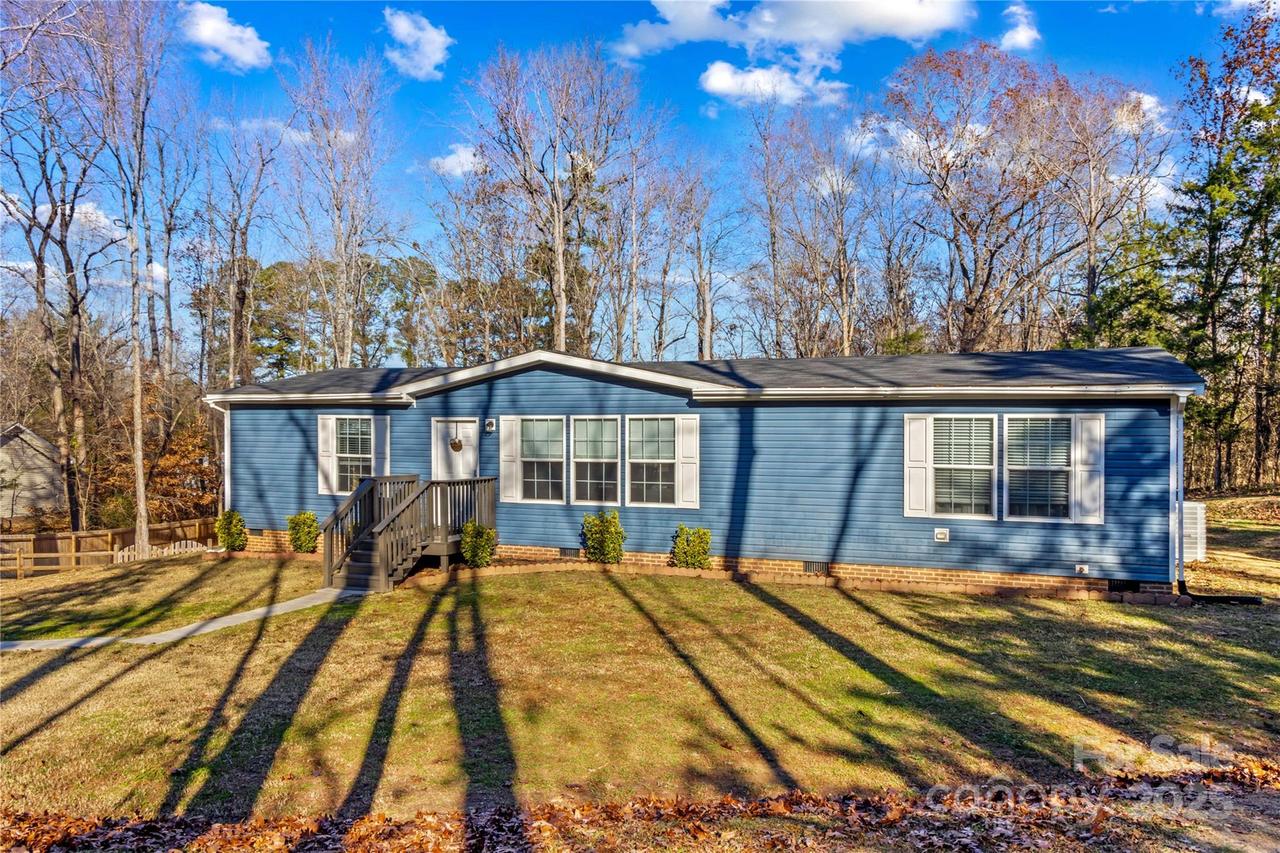 5900 Raintree Cir., Concord, NC 28027