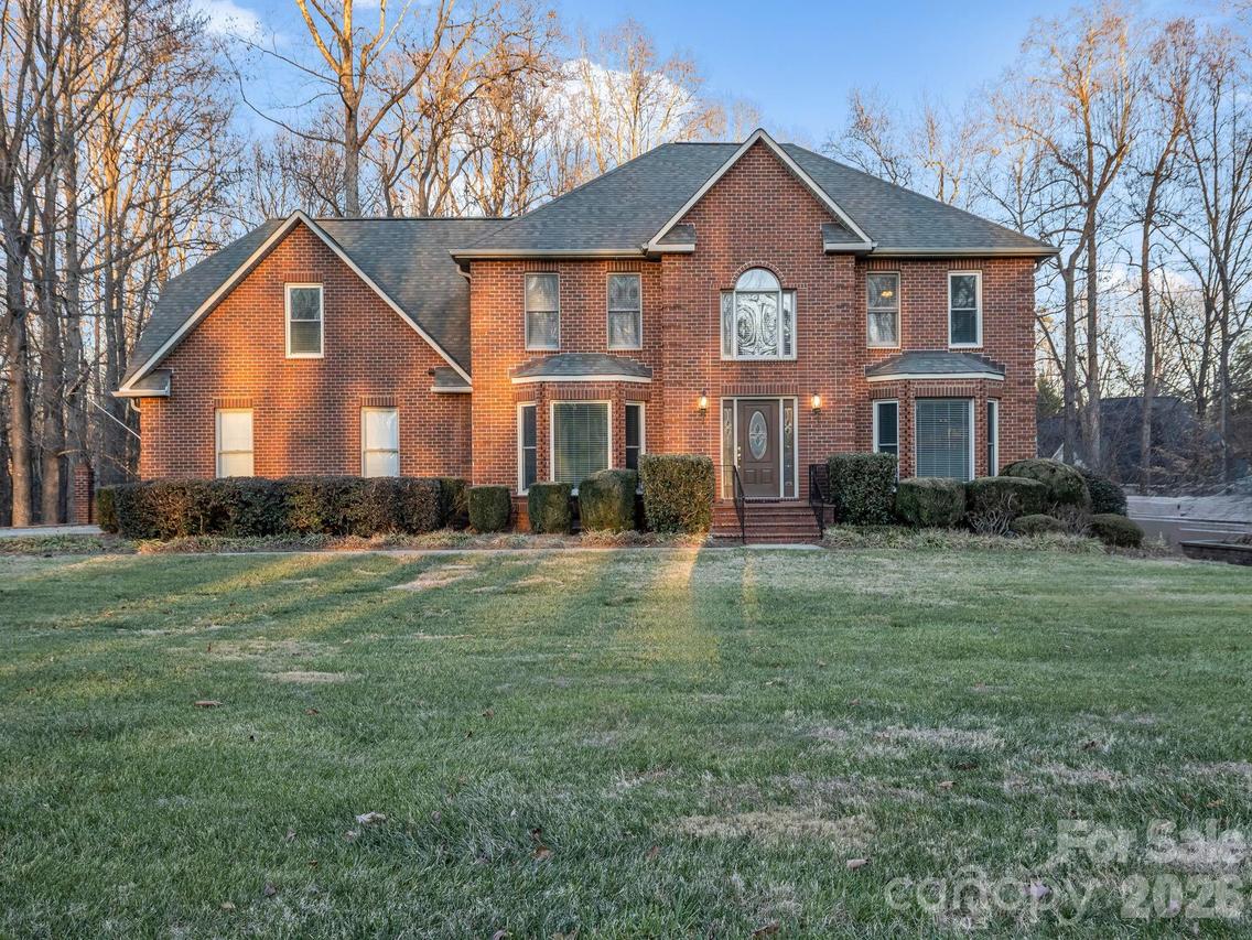 907 Weymouth Dr., Gastonia, NC 28056