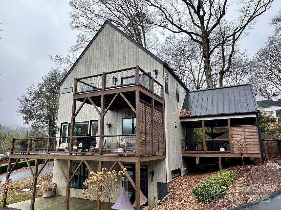 171 Surrey Rd., Waynesville, NC 28786