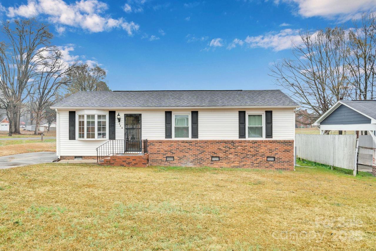 424 N Center St., Oakboro, NC 28129