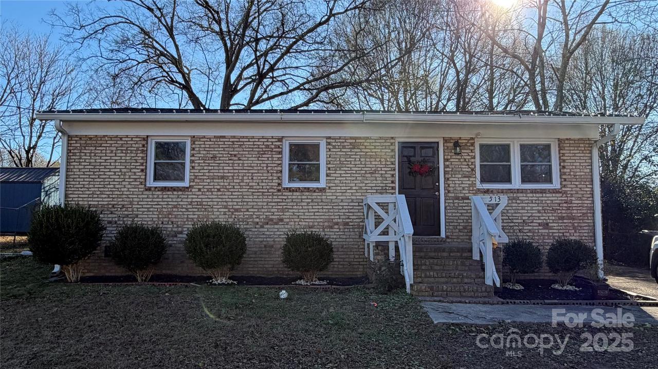 513 Holly St., Dallas, NC 28034
