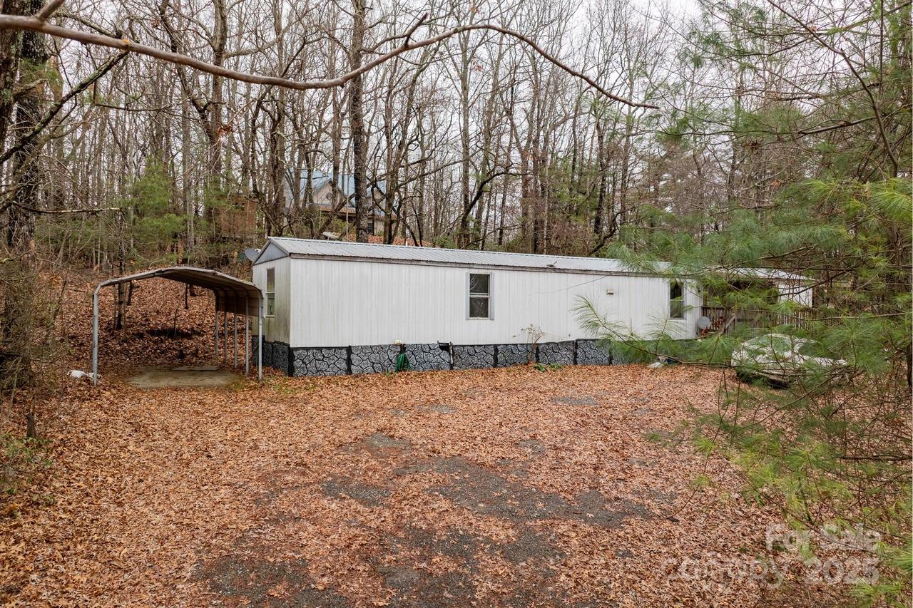 10 Bird Song Rd., Penrose, NC 28766