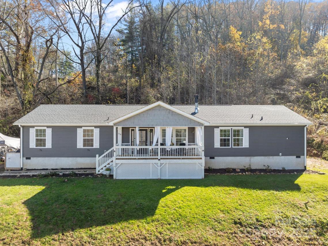 94 Leopard Dr., Waynesville, NC 28786