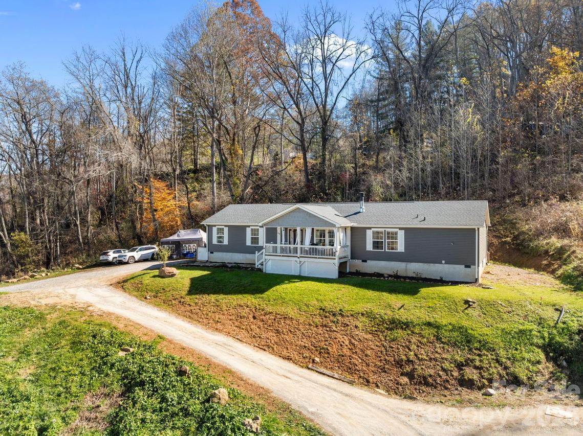 94 Leopard Dr., Waynesville, NC 28786