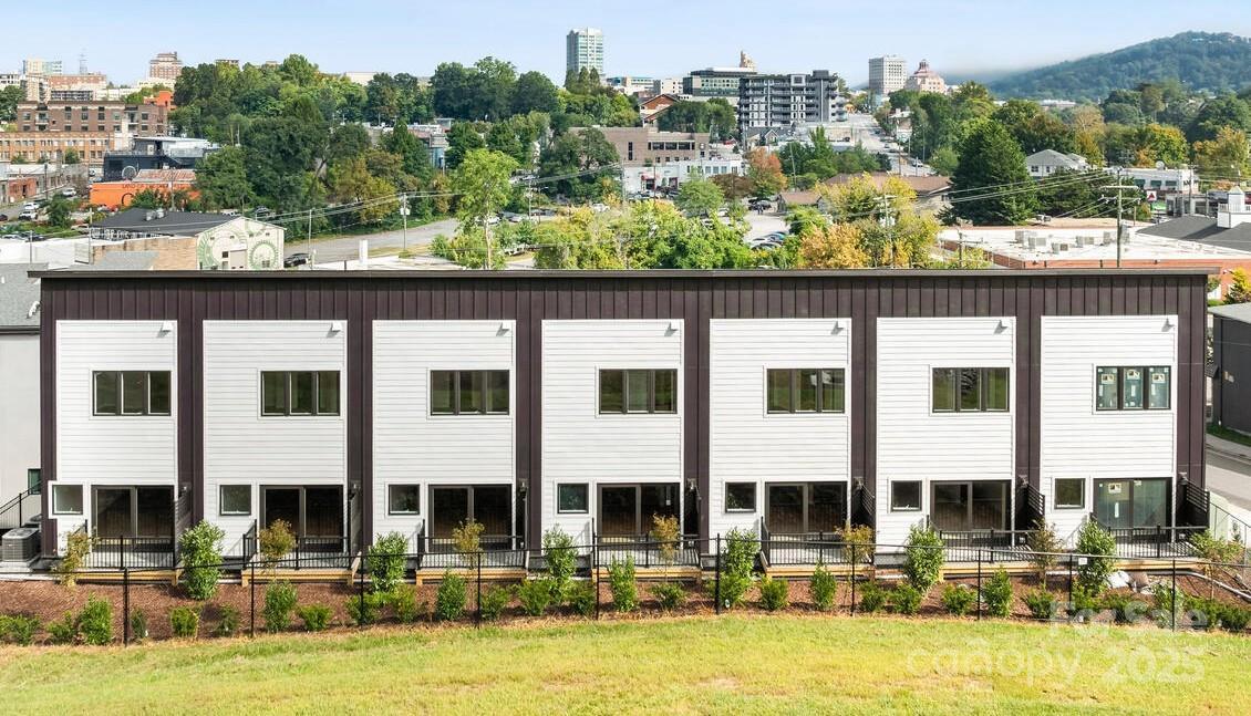 3 Lee Garden Ln. #104, Asheville, NC 28801