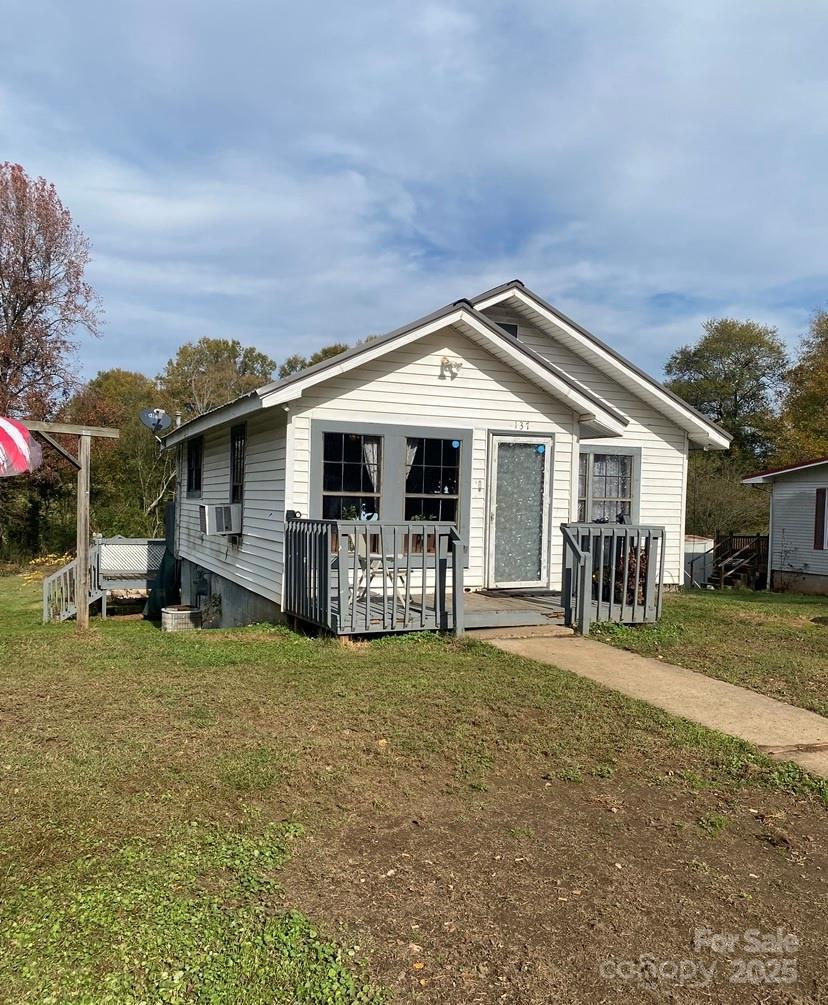 137 Bellvue St., Forest City, NC 28043