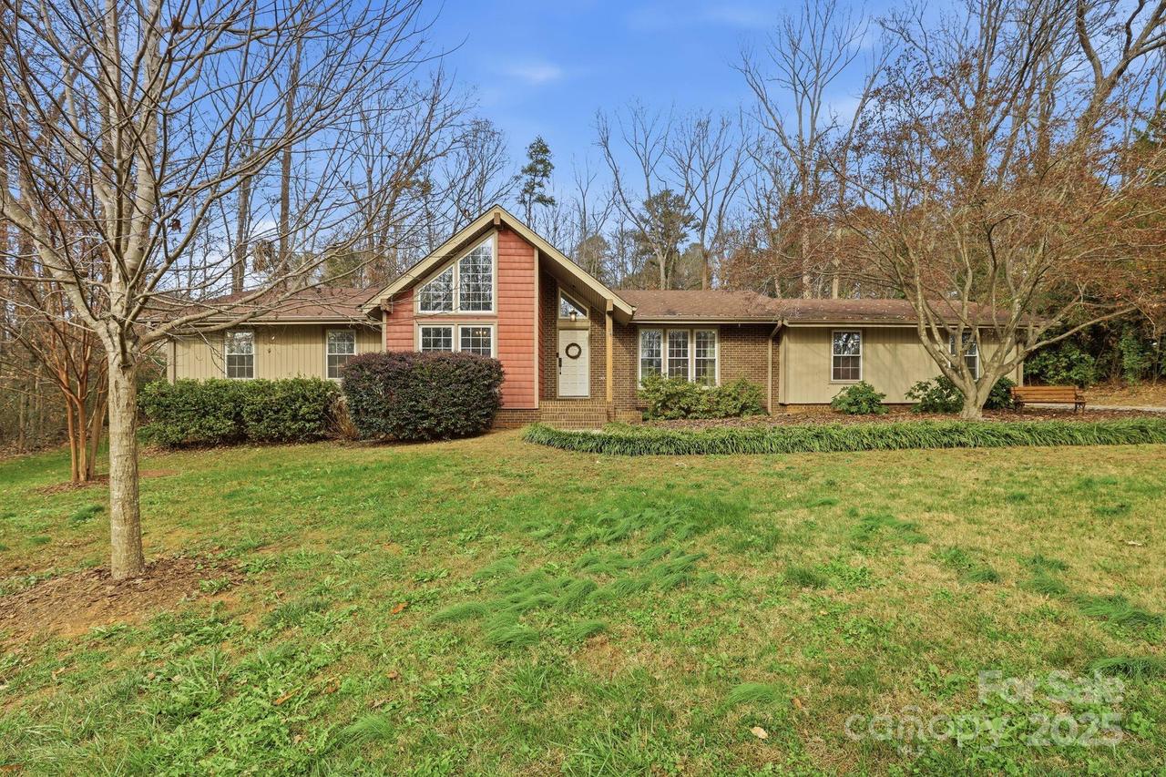 301 Chestnut Ln., Statesville, NC 28625