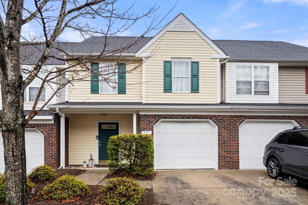 921 Pelican Bay Dr., Pineville, NC 28134