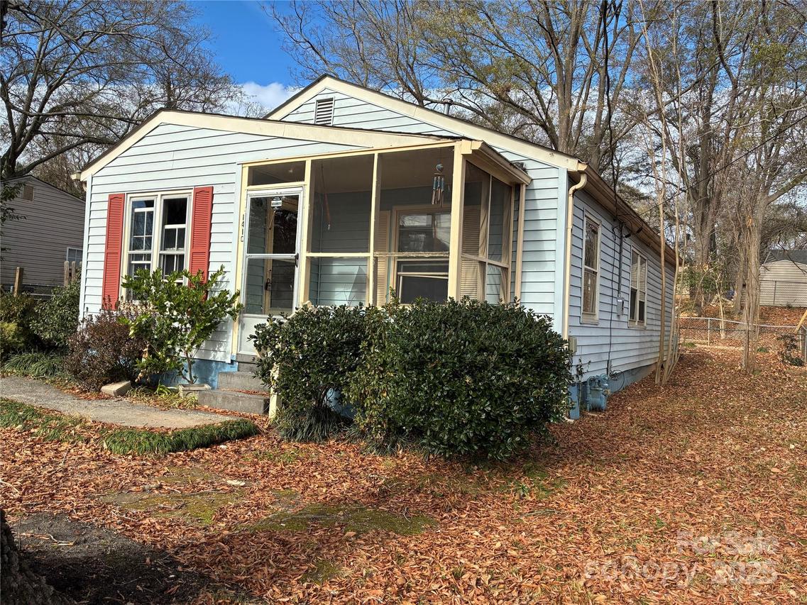 1410 Rosewood Ln., Gastonia, NC 28052