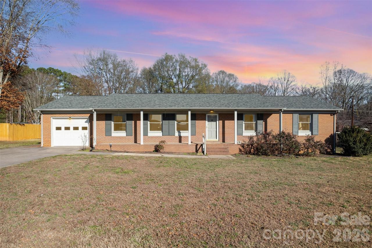 830 S Magnolia St., Mooresville, NC 28115