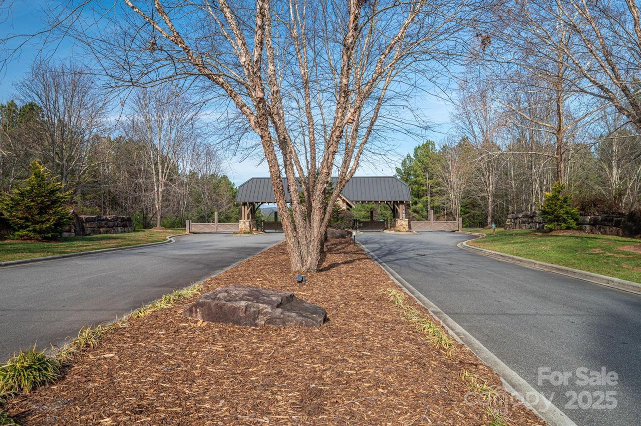 125 Catawba Cove Dr., Valdese, NC 28690