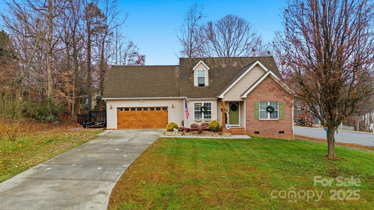 122 Valley Glen Dr., Troutman, NC 28166