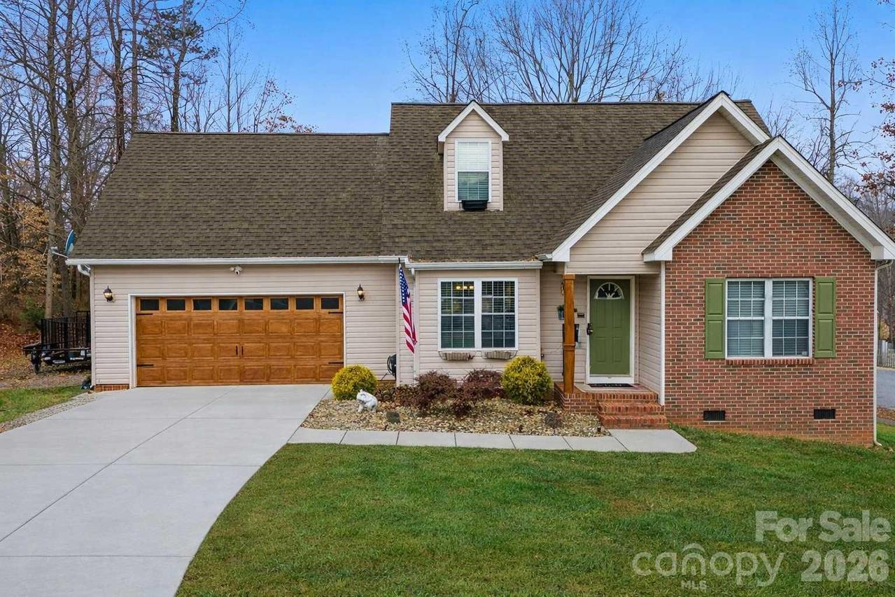 122 Valley Glen Dr., Troutman, NC 28166