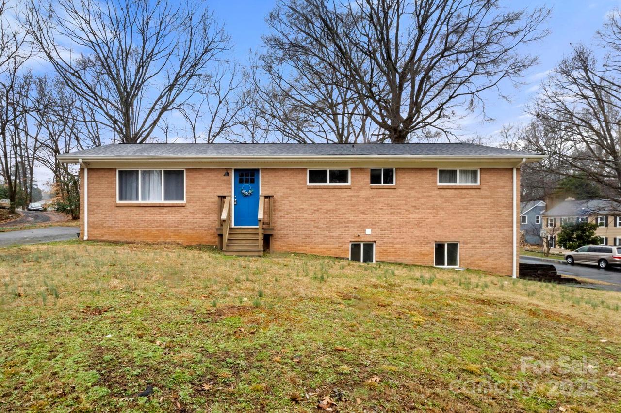 7047 Cheyenne Dr., Charlotte, NC 28262