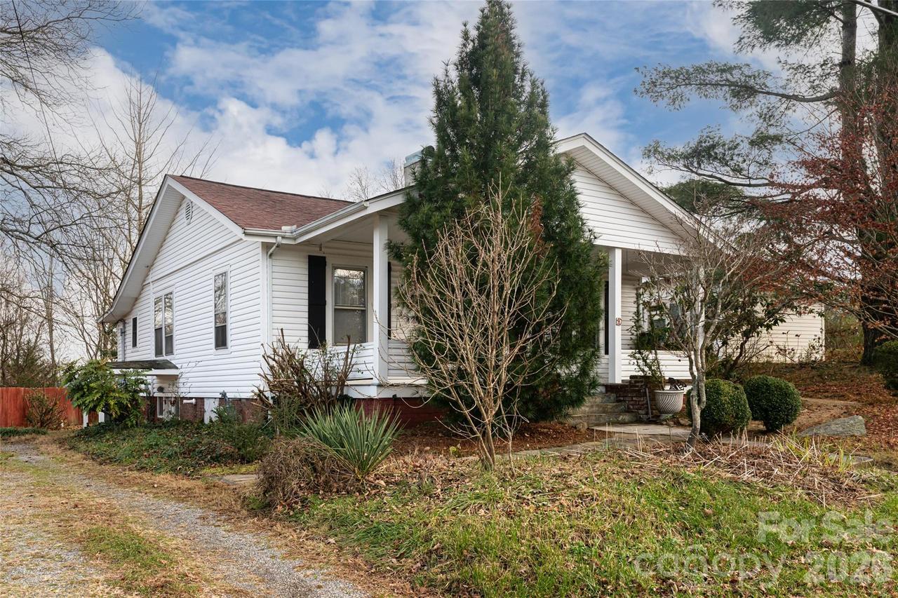 40 Jonestown Rd., Asheville, NC 28804