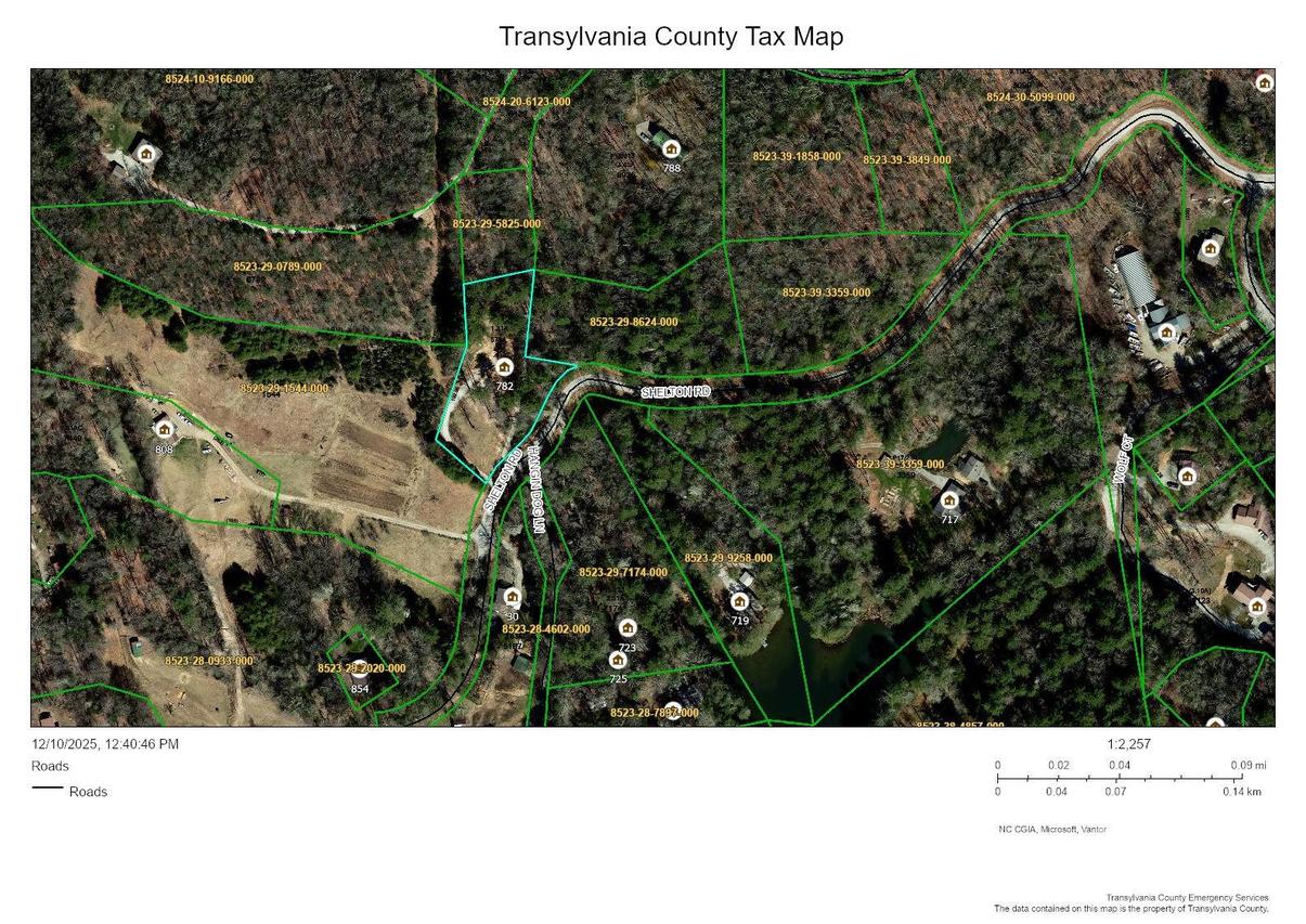 9999 Shelton Rd., Lake Toxaway, NC 28747