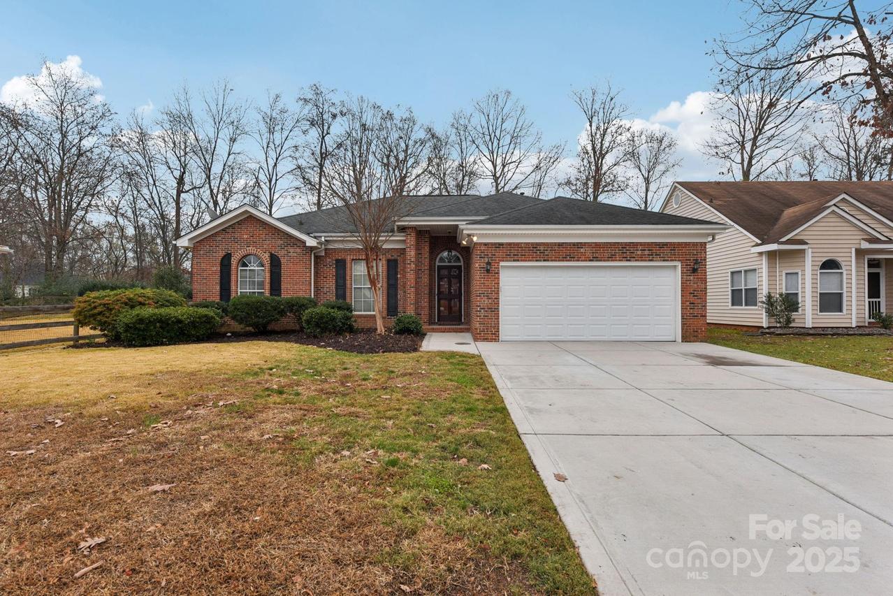 121 Ashford Hollow Ln., Mooresville, NC 28117