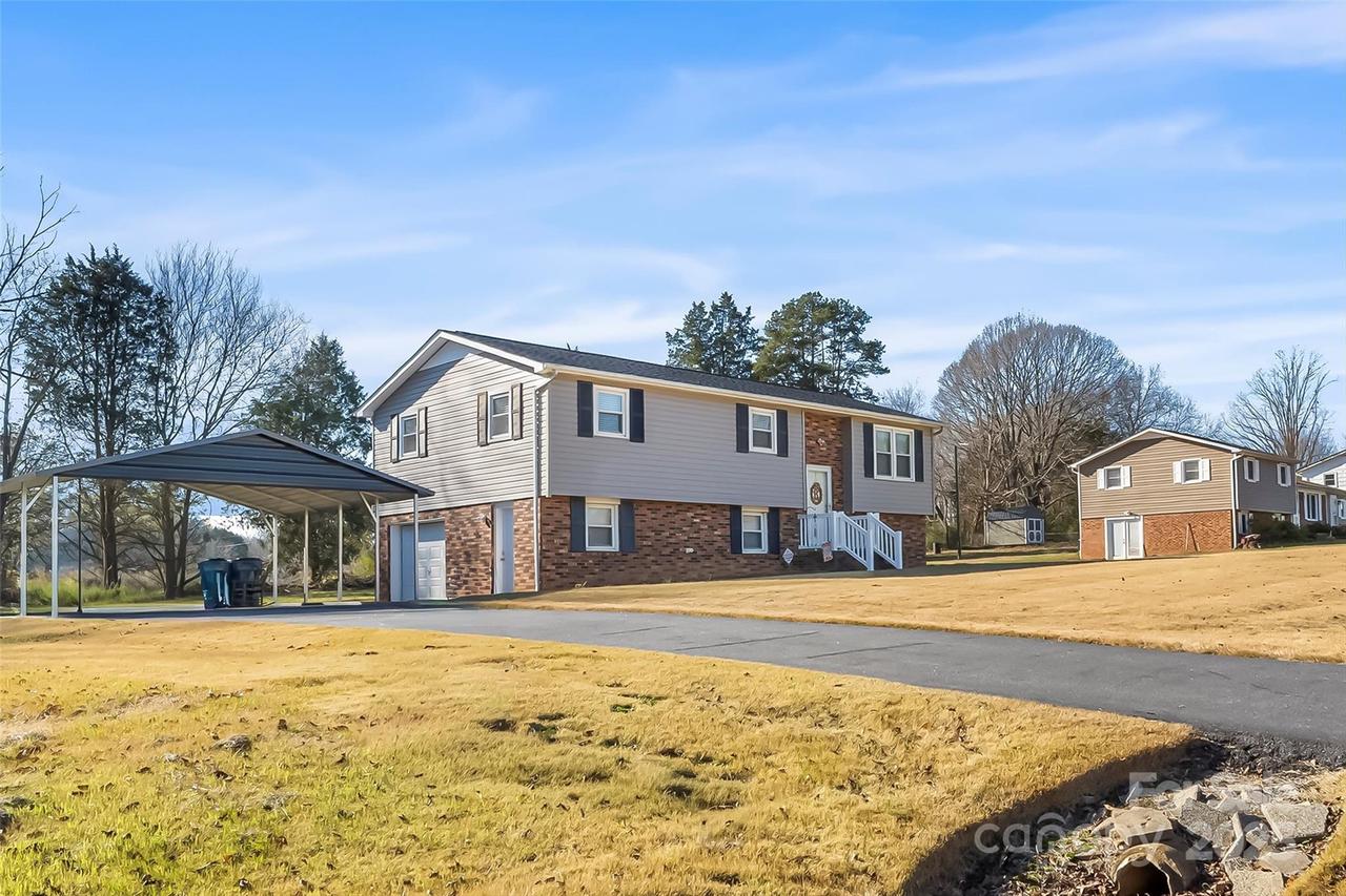3261 Tolley St., Claremont, NC 28610