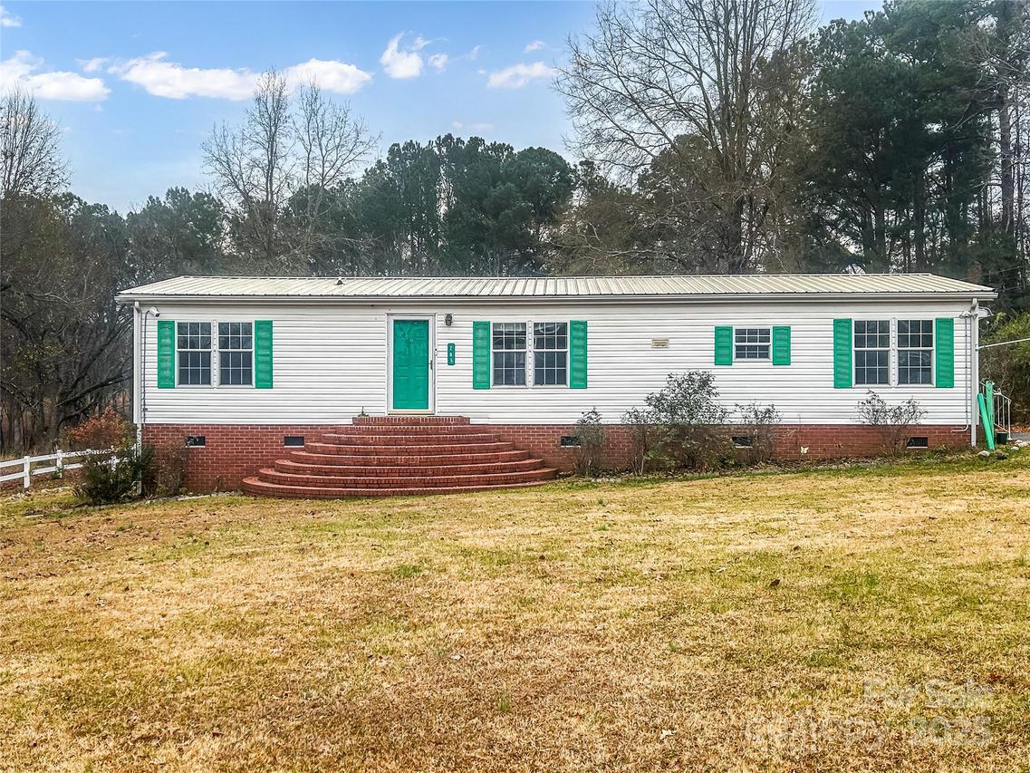 205 W Haywood Ln., Mount Gilead, NC 27306