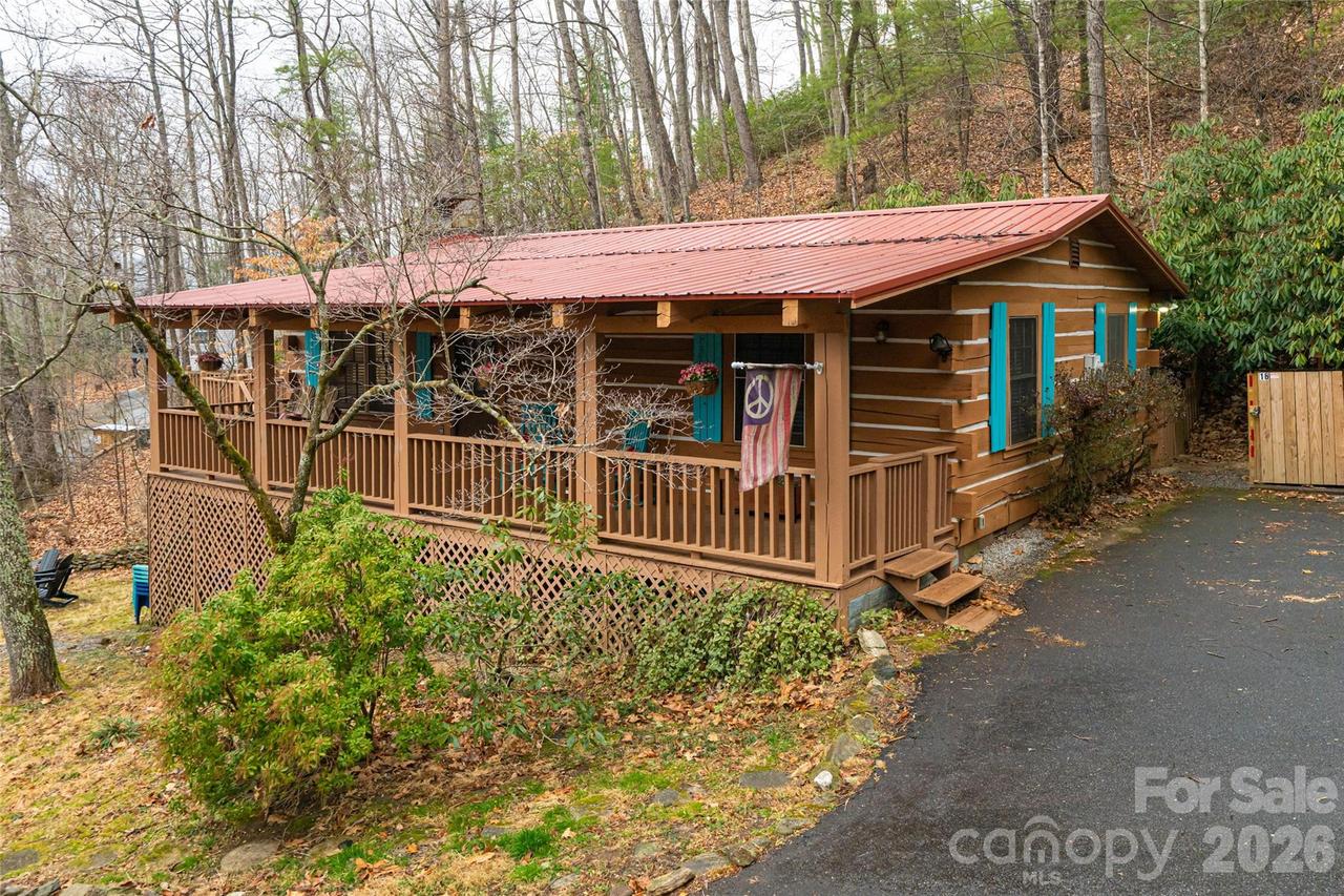 16 Rocky Glen Tr., Black Mountain, NC 28711
