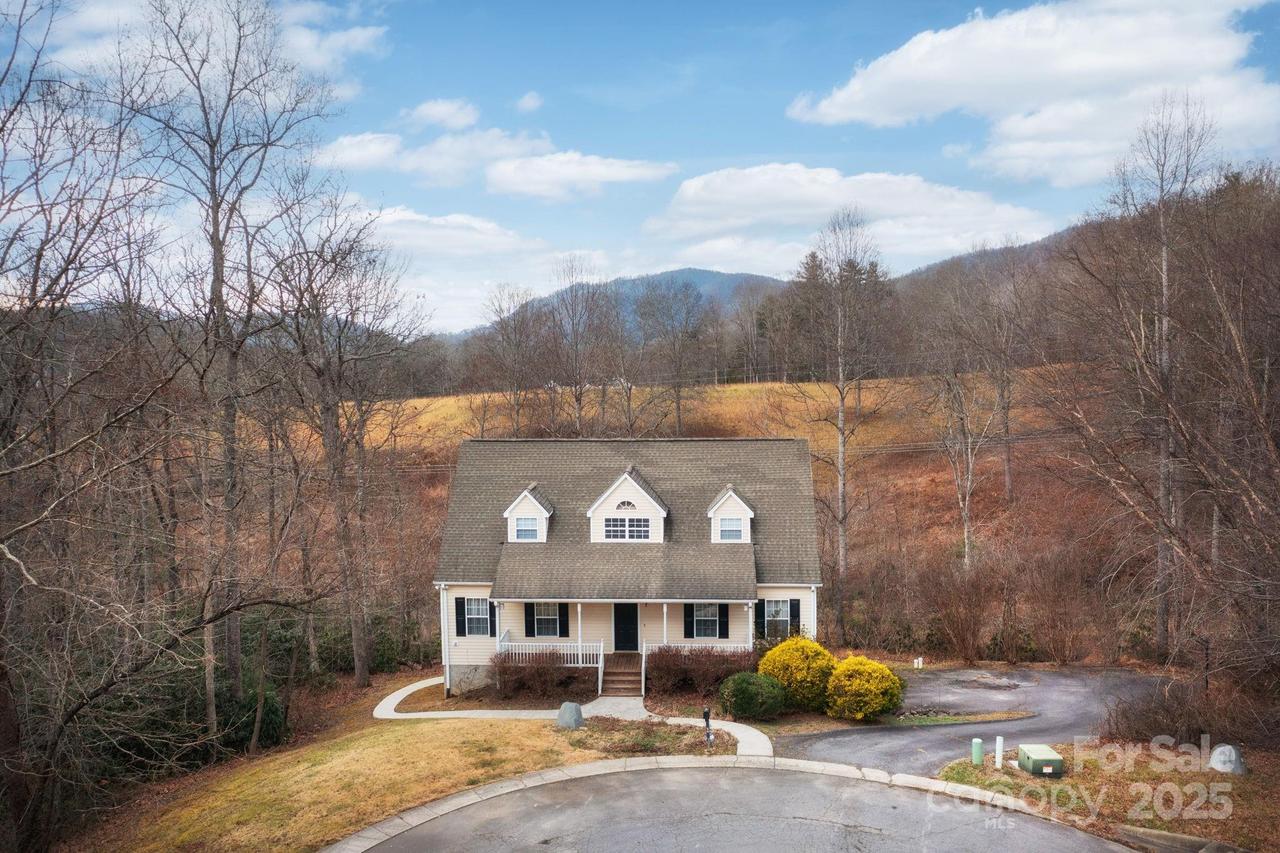 40 Gollum Dr., Fairview, NC 28730