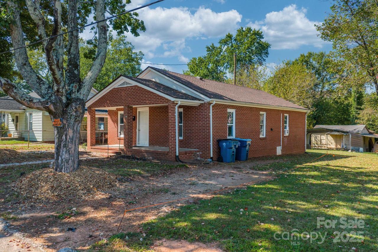 728 21st St., Hickory, NC 28602