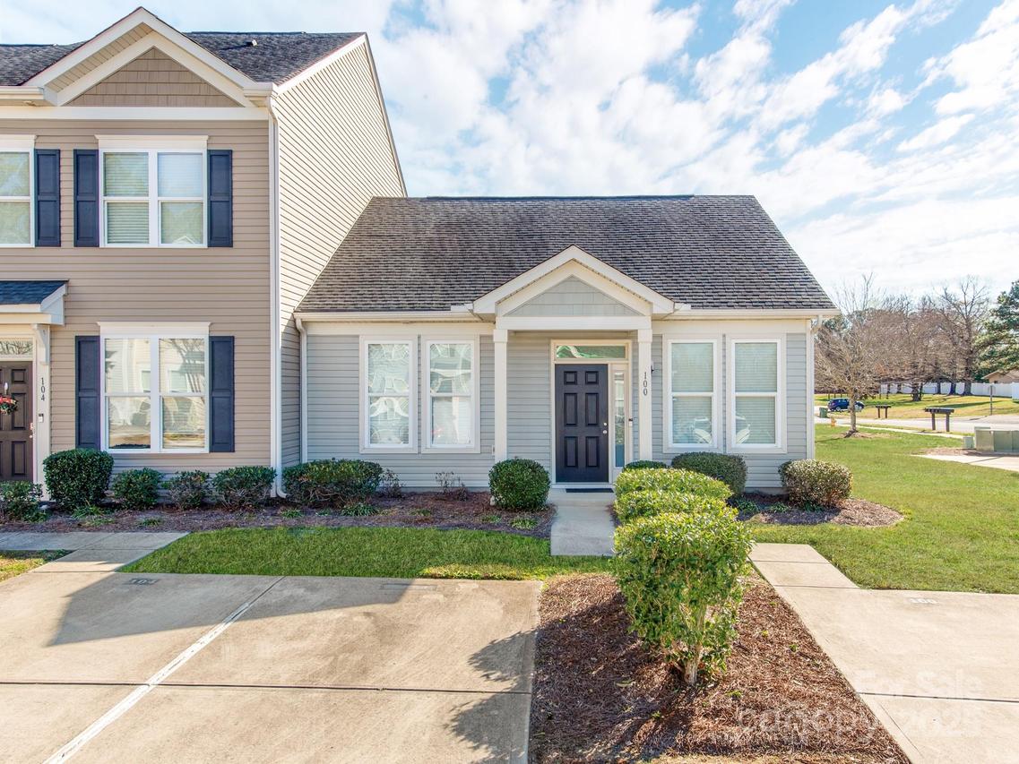 100 N Canyon Ridge Dr., Mount Holly, NC 28120