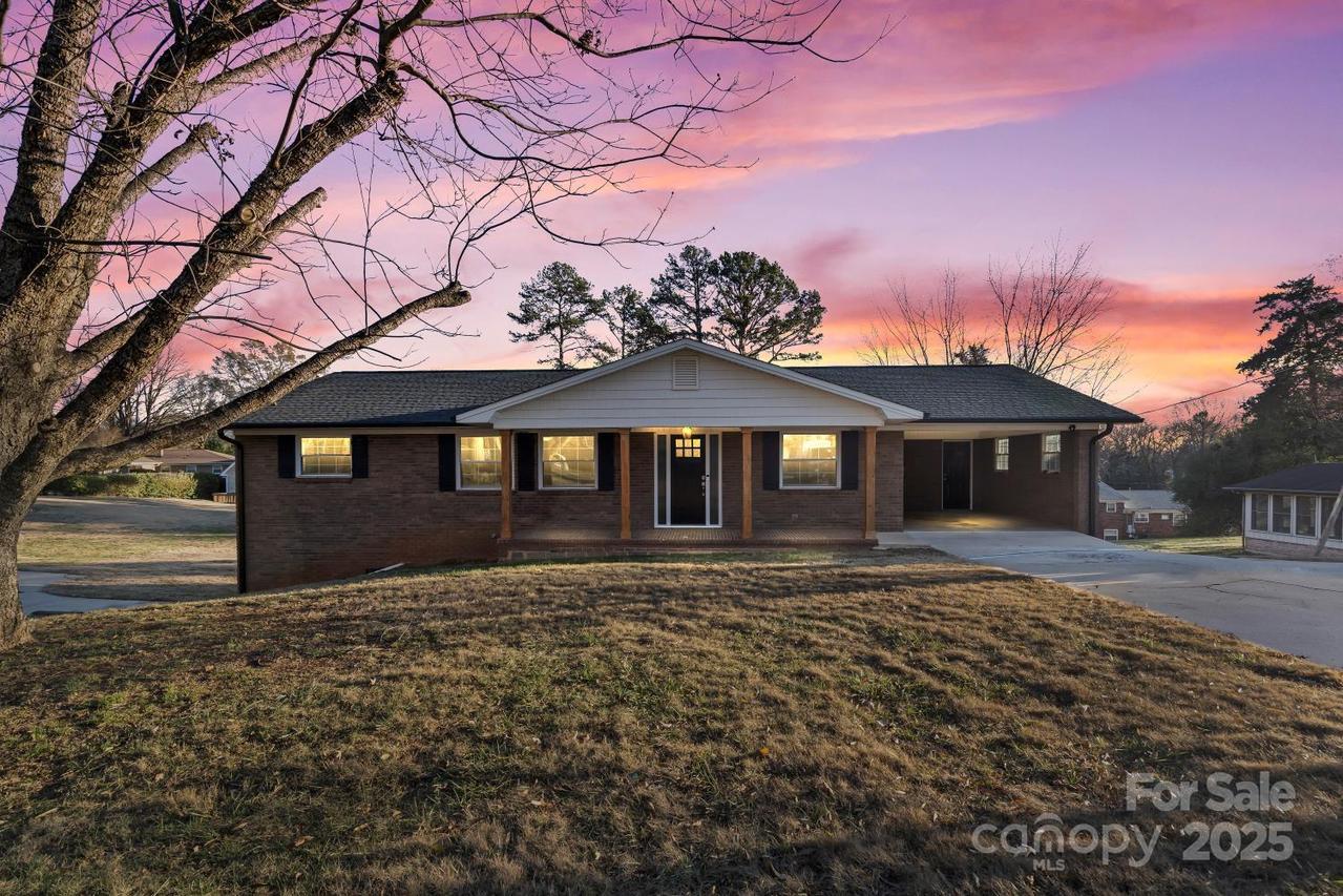 115 Greenview Dr., Kannapolis, NC 28081