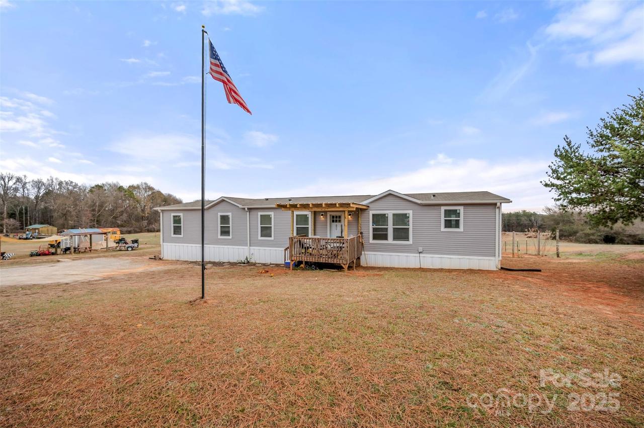 859 Henry Jenkins Rd., Mooresboro, NC 28114