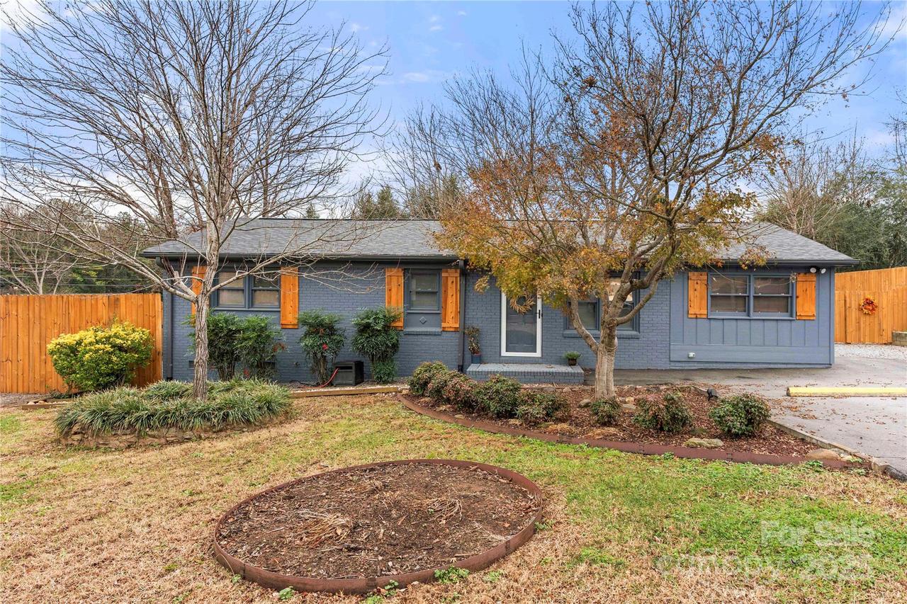 2311 Maplewood Dr., Gastonia, NC 28052