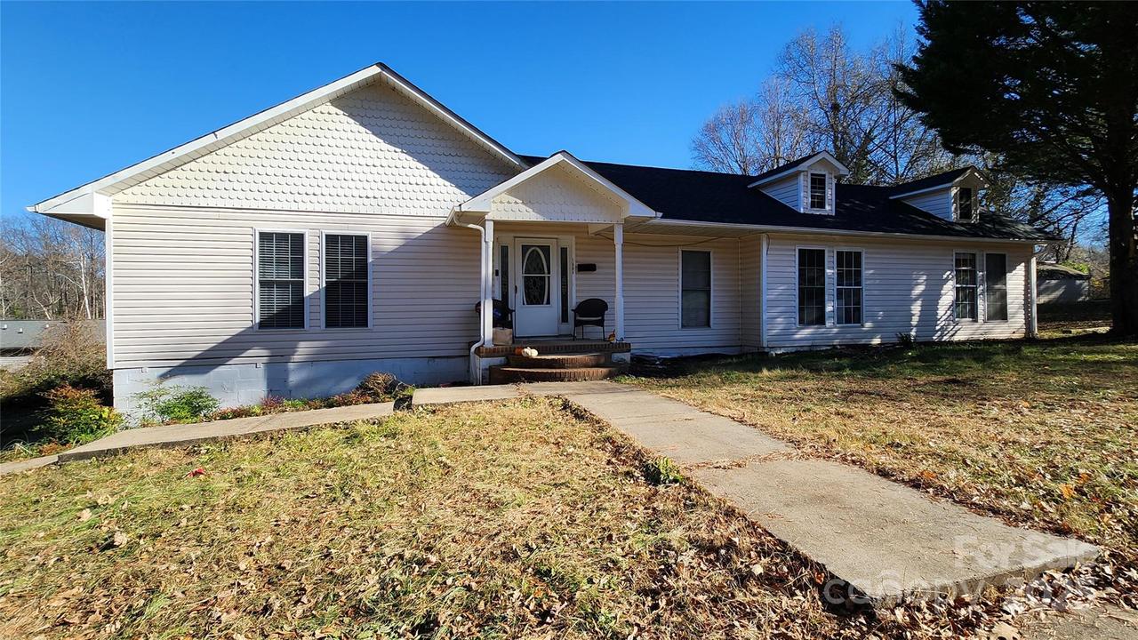 1604 4th St., Hickory, NC 28601
