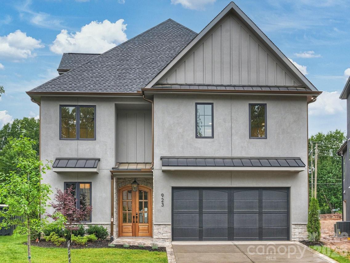 923 Laurel Creek Ln., Charlotte, NC 28211