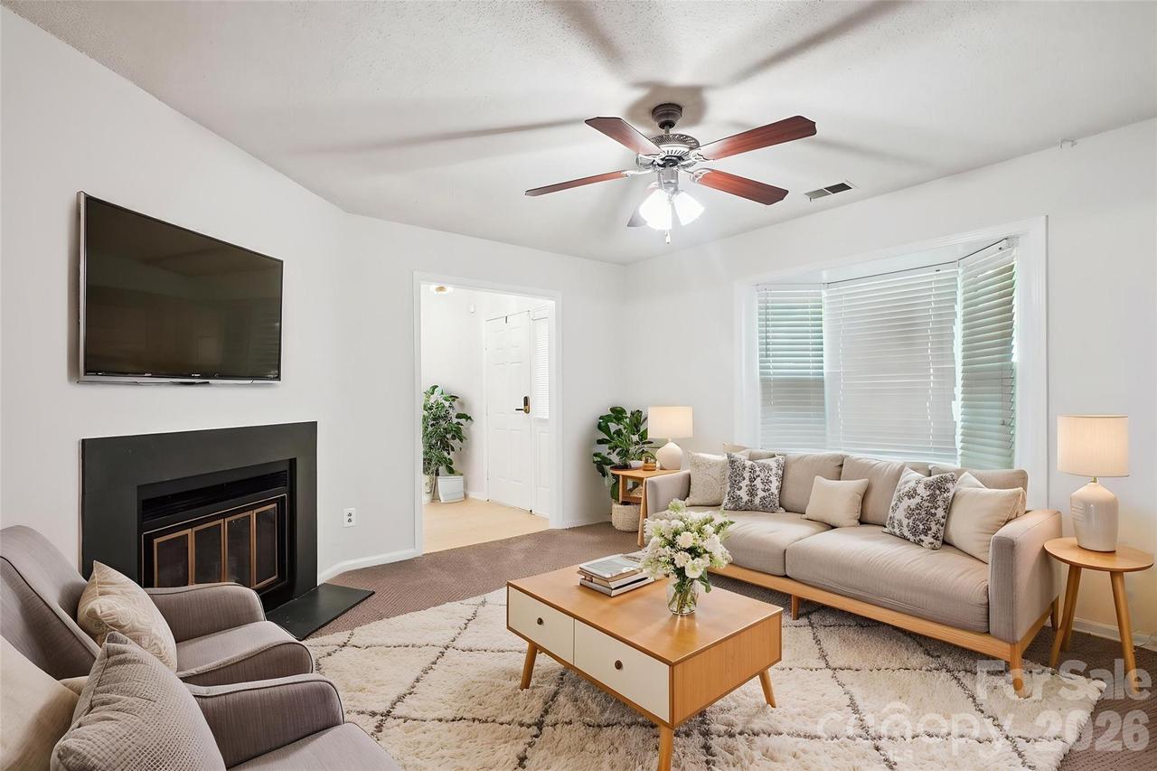 8322 Summerglen Cir., Charlotte, NC 28227