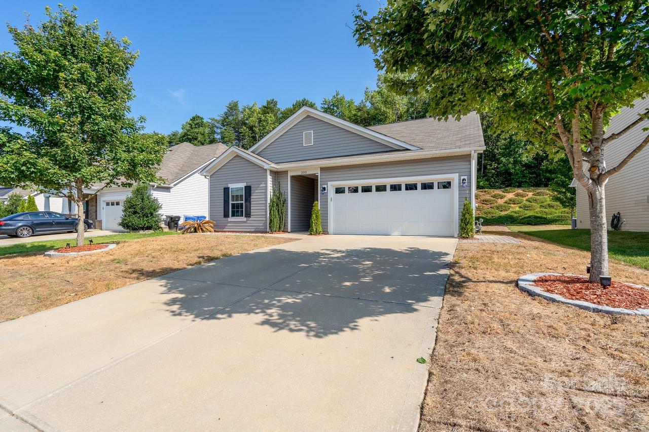 202 Paradise Hills Cir., Mooresville, NC 28115