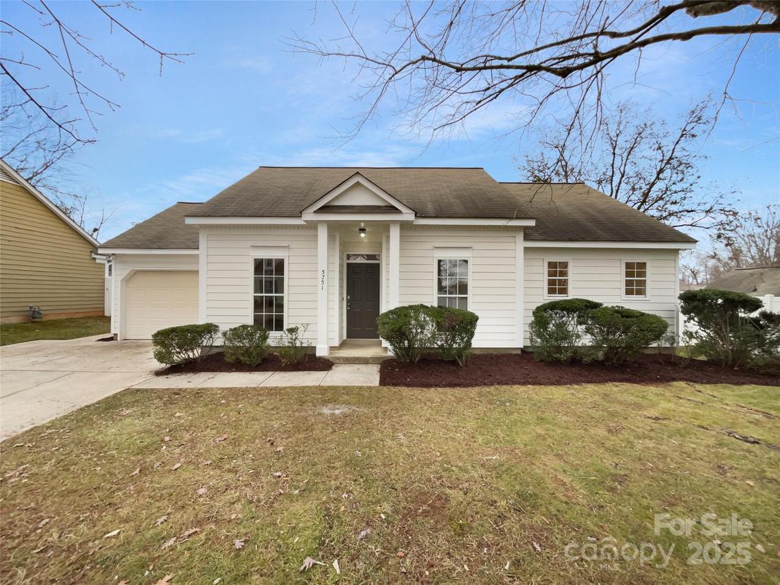 5751 Ebley Ln., Charlotte, NC 28227