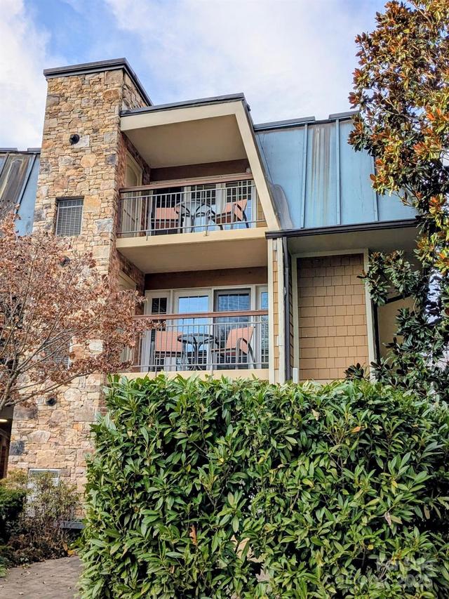 332 Bowling Park Rd., Asheville, NC 28803