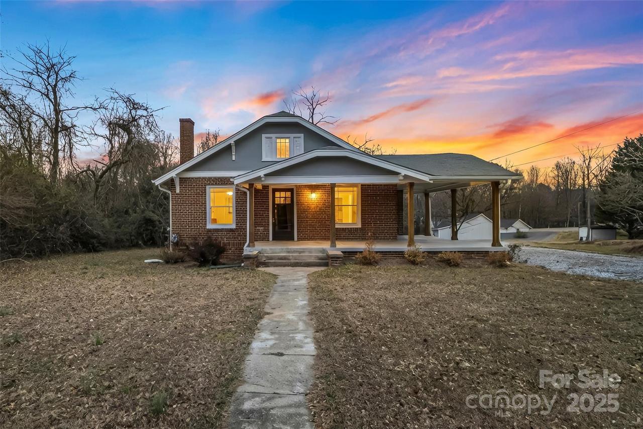 2523 Kool Park Rd., Hickory, NC 28601