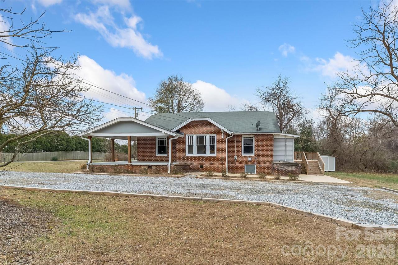 2523 Kool Park Rd., Hickory, NC 28601