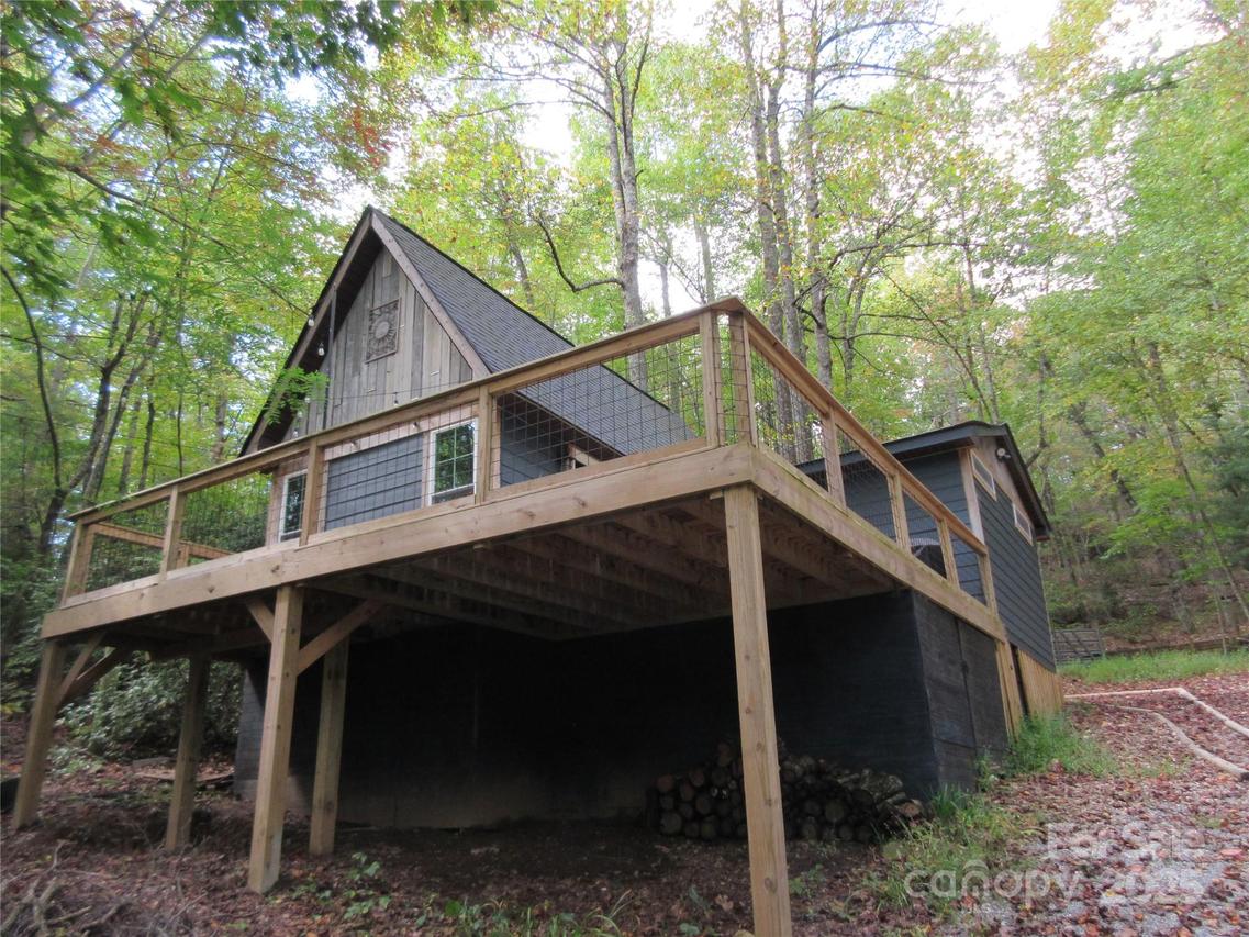 30 Rainbow Lake Cir., Black Mountain, NC 28711