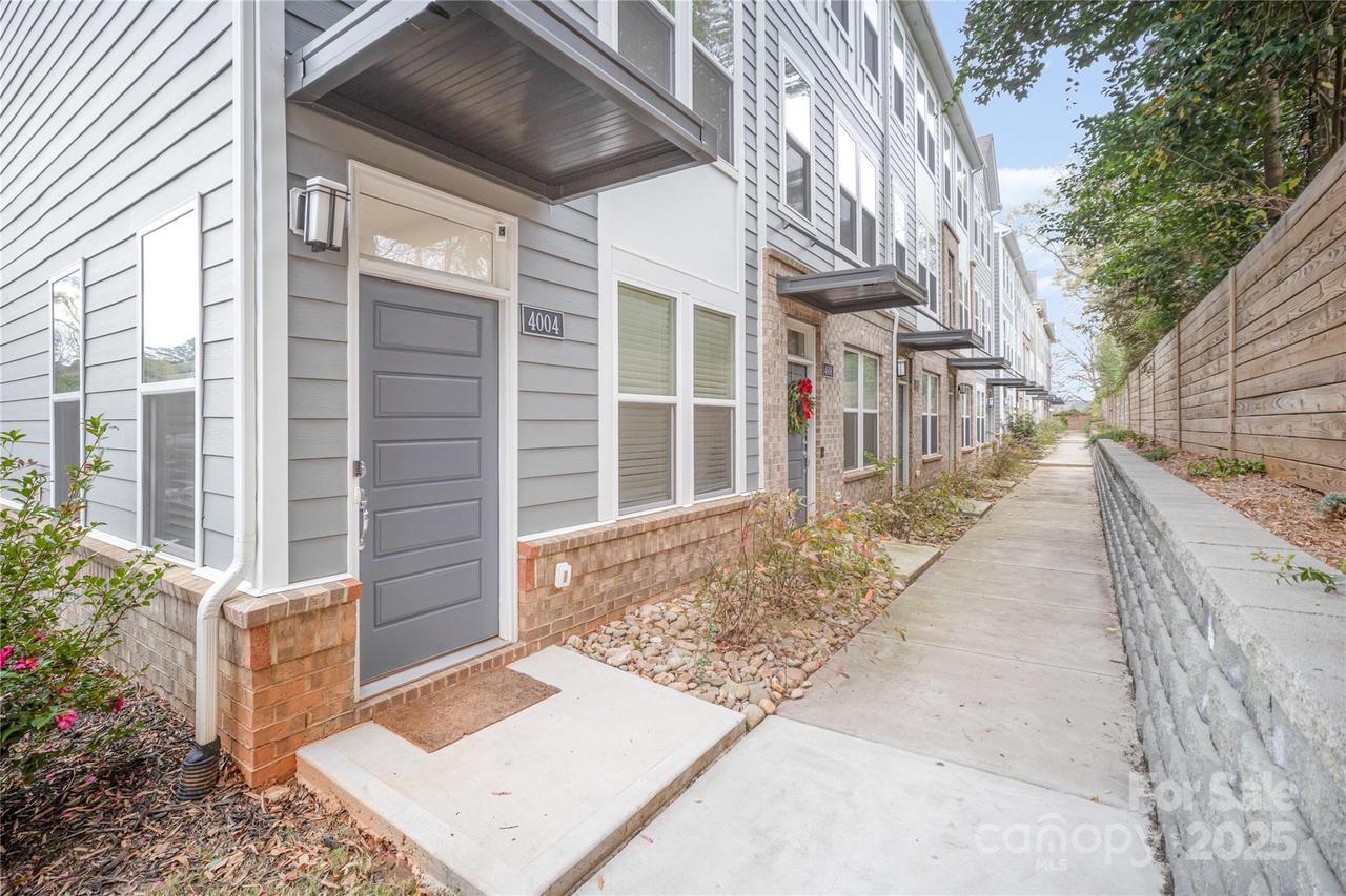 4004 Capital Ridge Ct., Charlotte, NC 28205