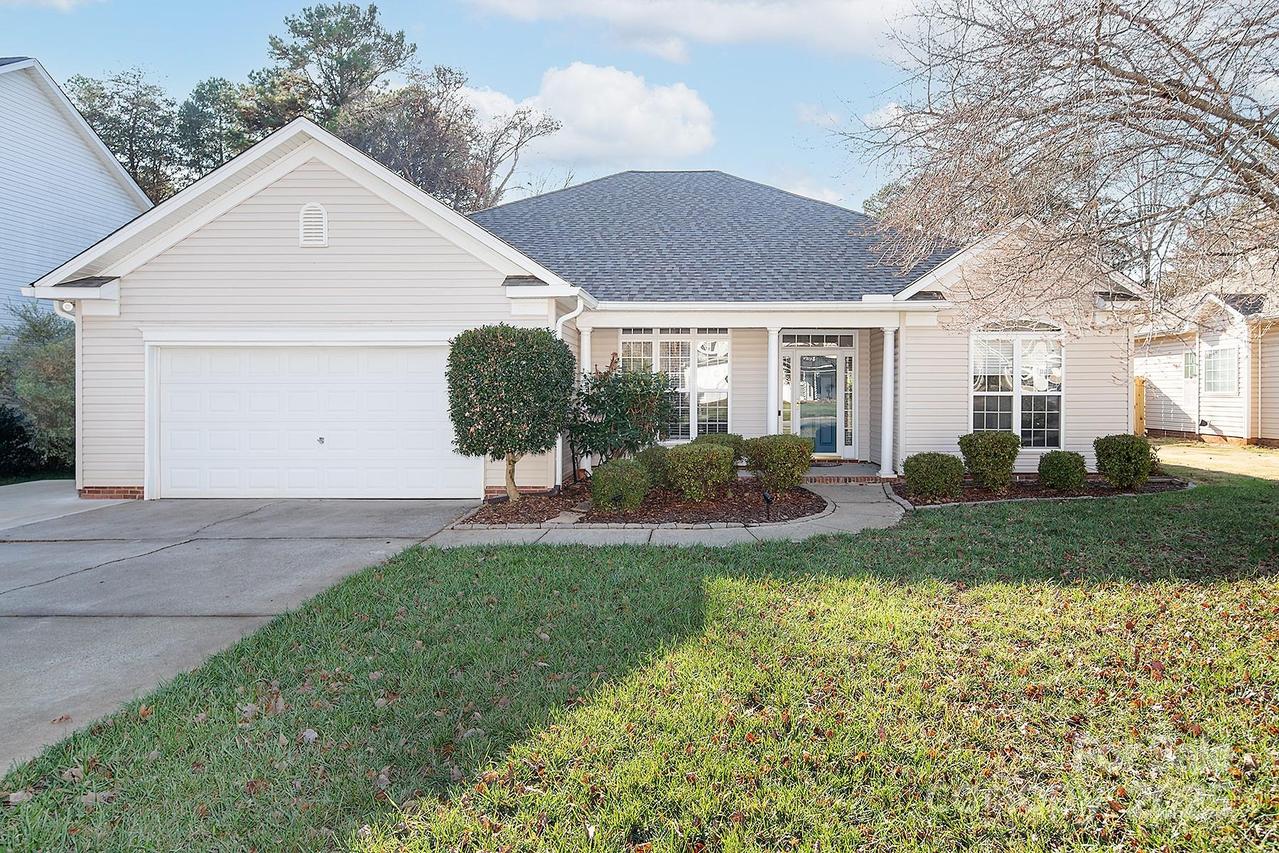 7638 Sedgebrook Dr., Stanley, NC 28164