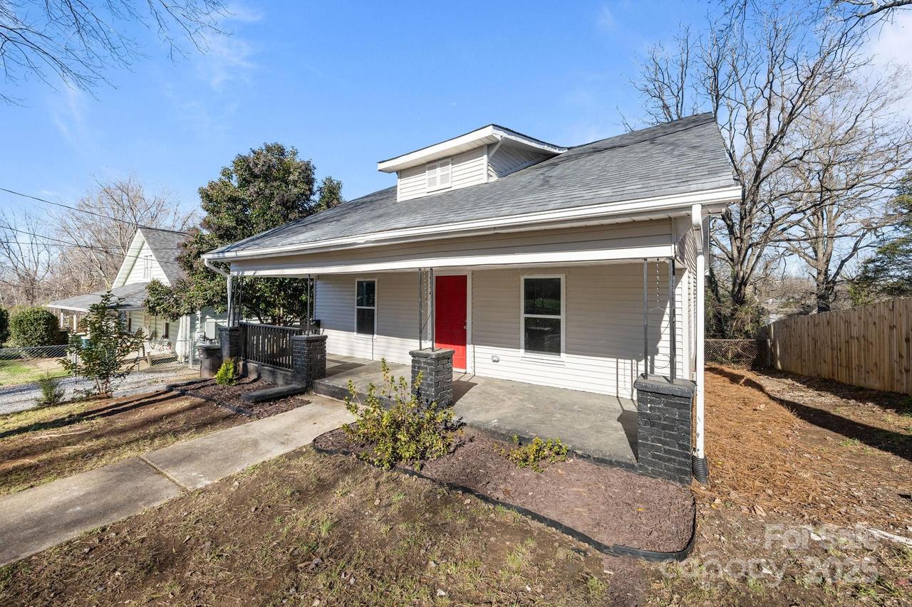 934 Cherry St., Statesville, NC 28677