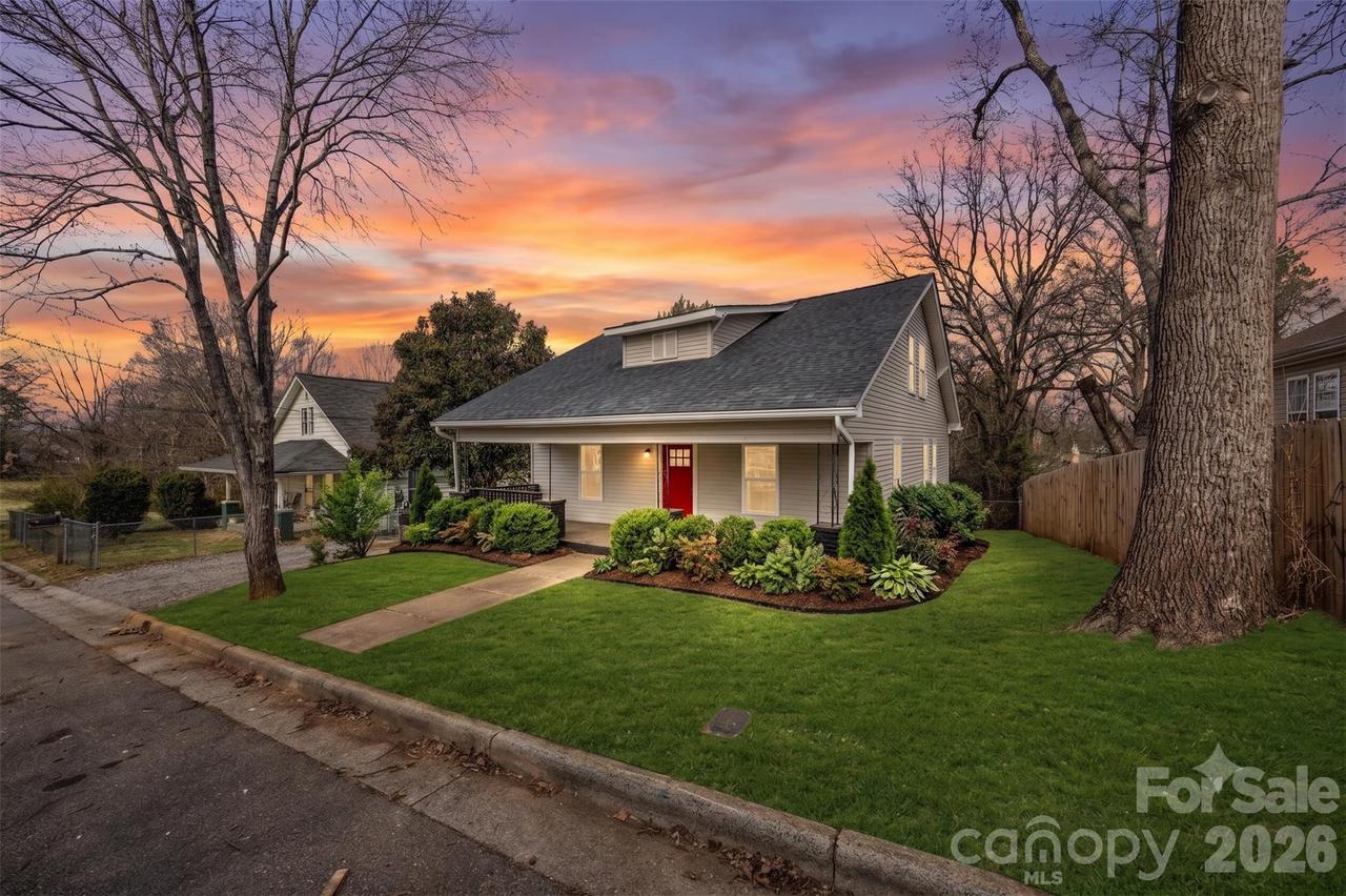 934 Cherry St., Statesville, NC 28677