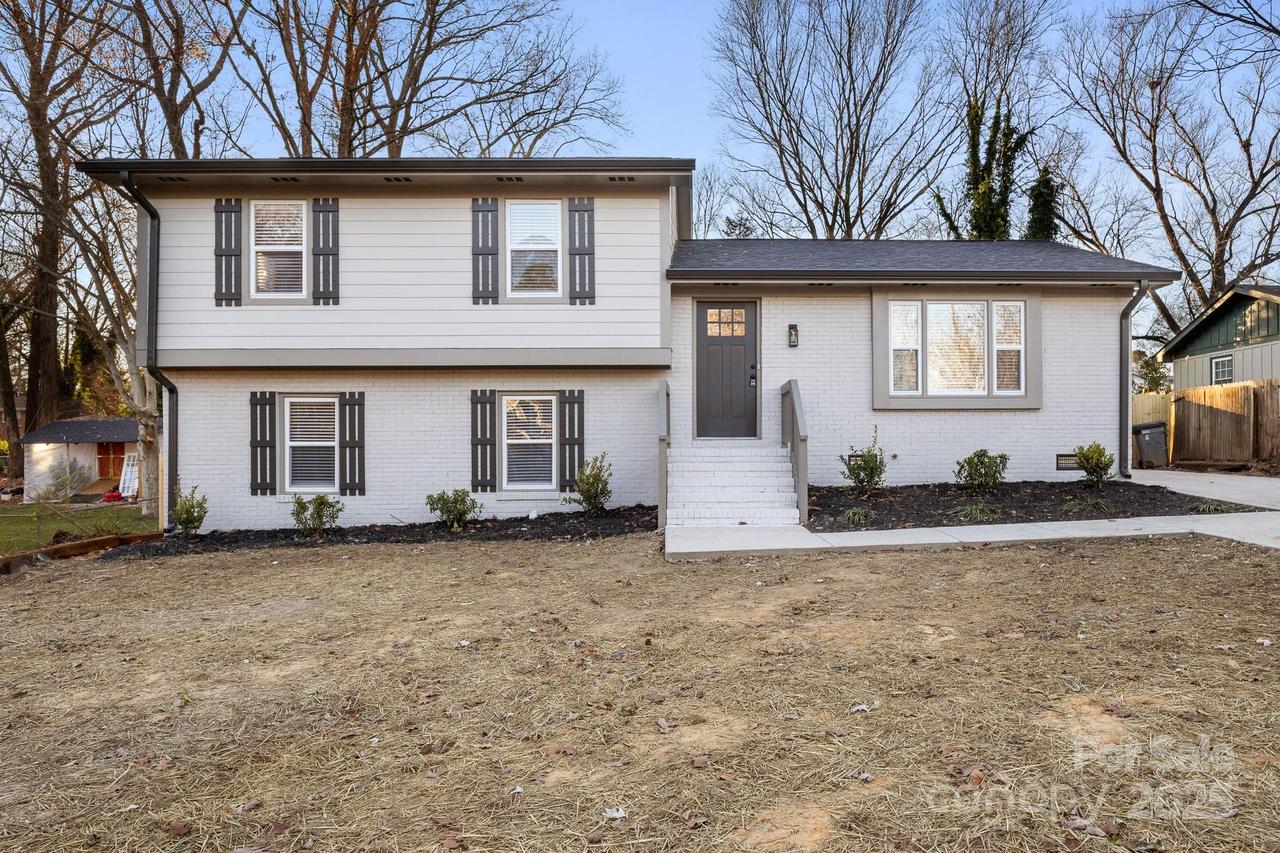 6133 Eagle Peak Dr., Charlotte, NC 28214