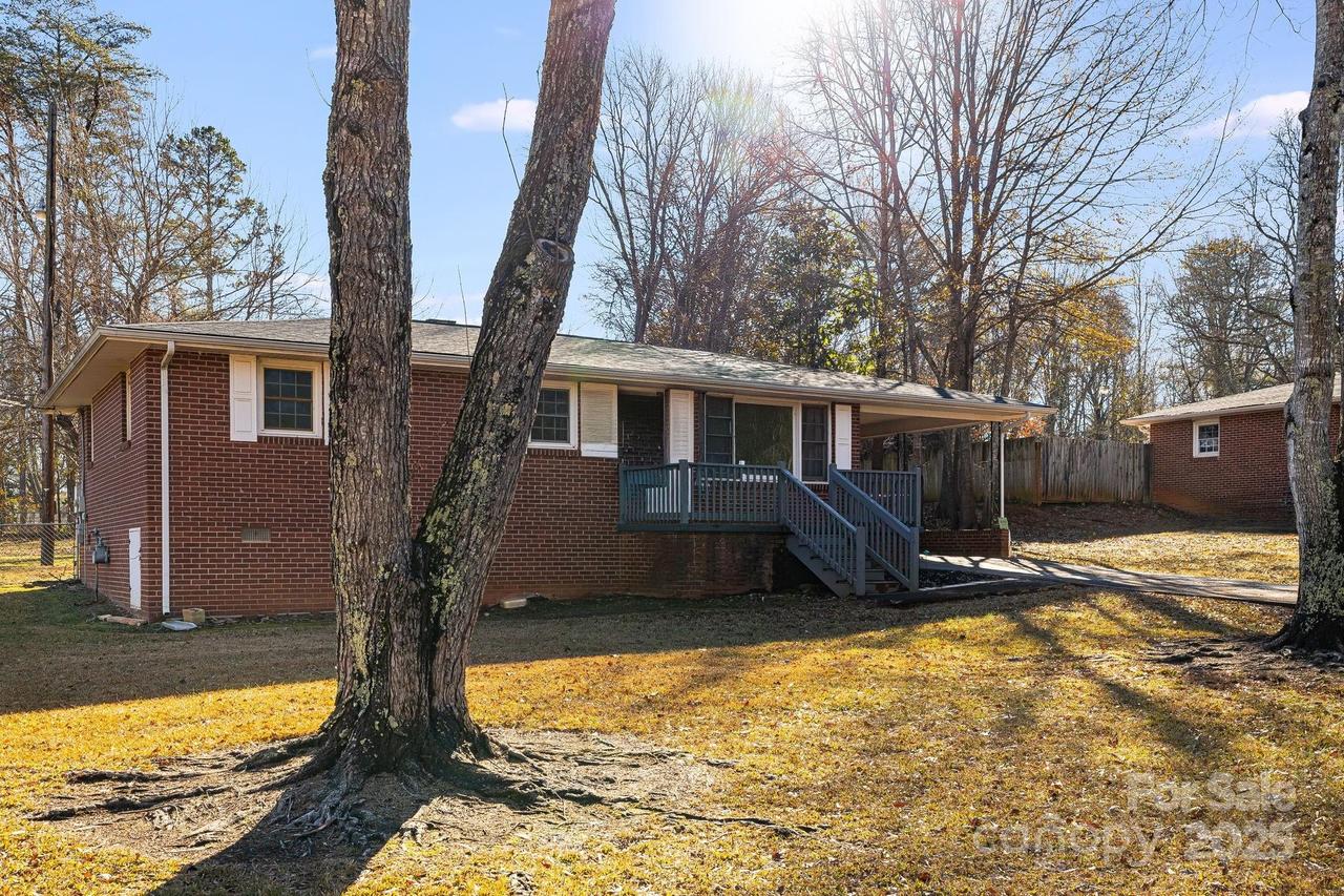 520 Old Wagy Rd., Forest City, NC 28043