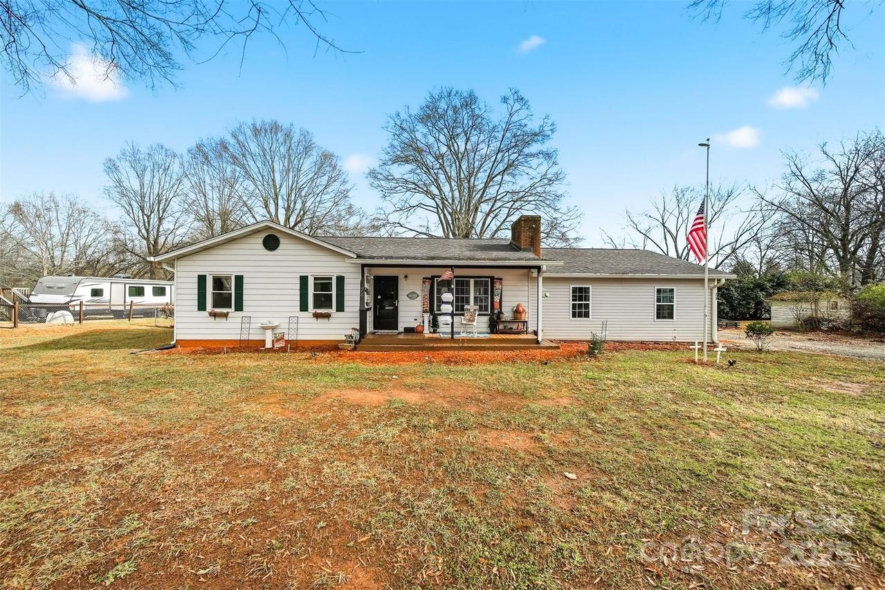 74 7th St., Taylorsville, NC 28681