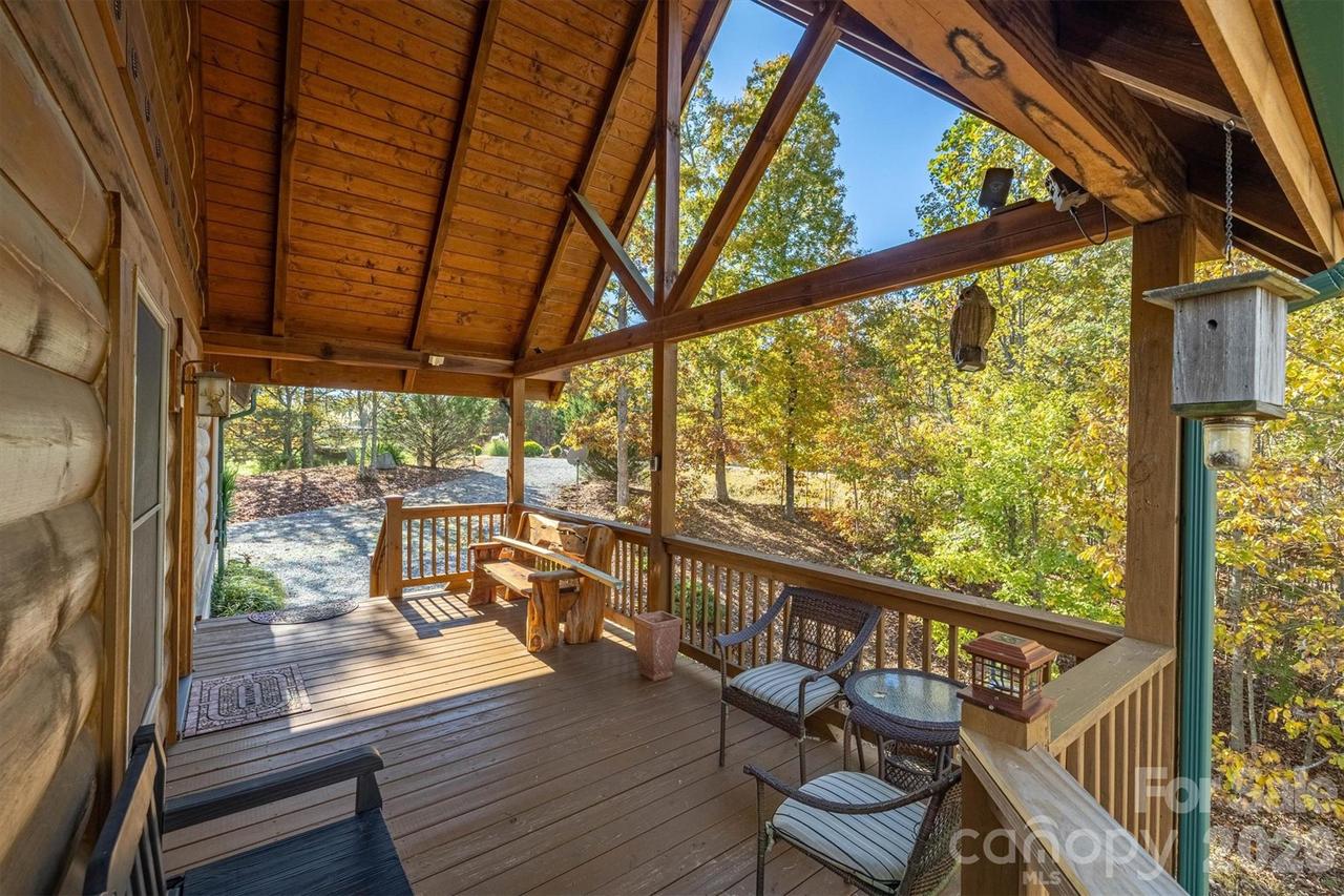 1143 Grandview Peaks Dr., Nebo, NC 28761