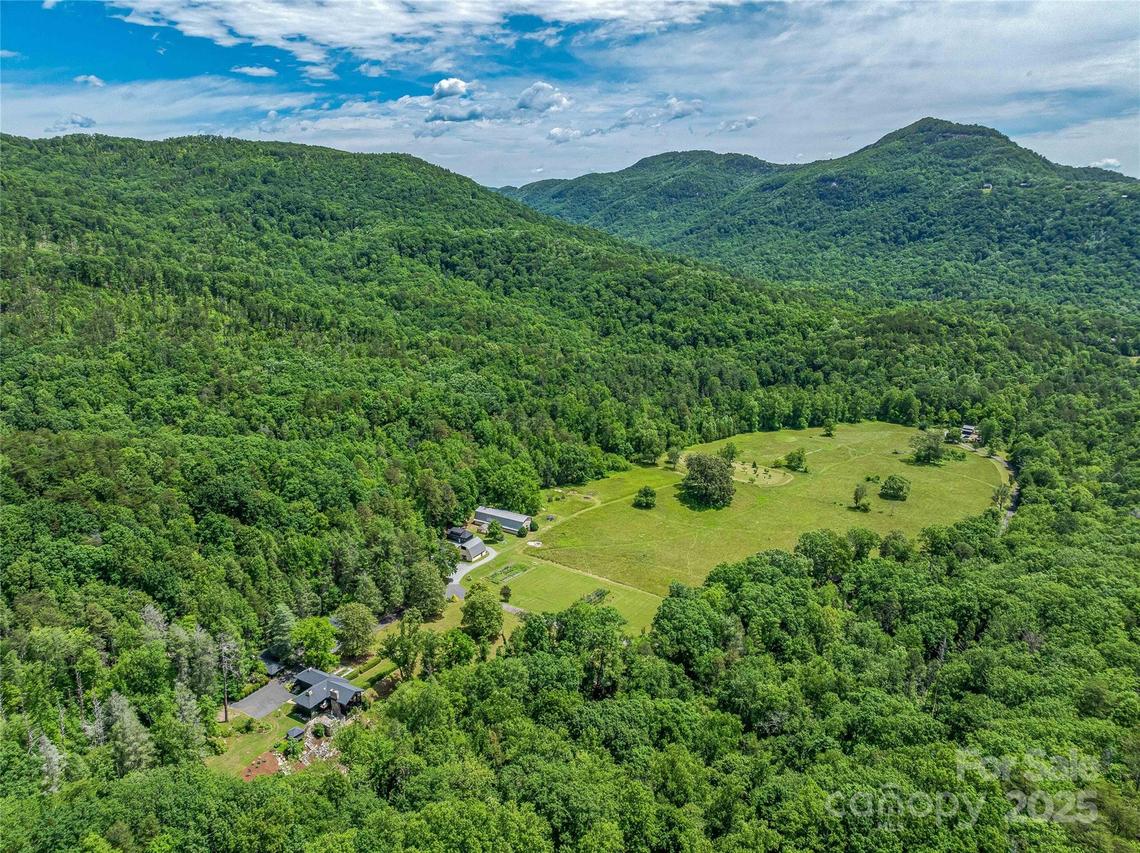 400 Kings Dr., Lake Lure, NC 28746